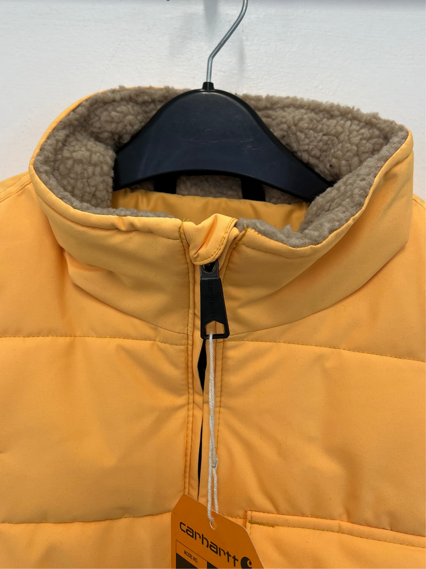 Ex Carhartt Men's Montana Loose Fit Insulated Vest/ BodyWarmer/ Gilet Yellow