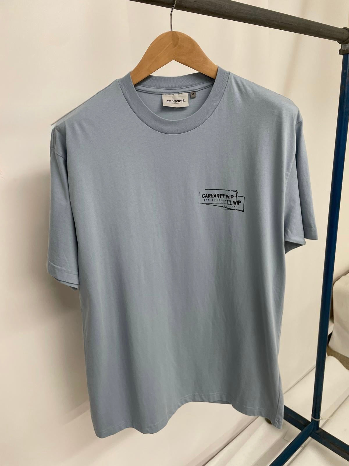 Ex ‘Carhartt’ Men’s T-Shirt -11 designs.