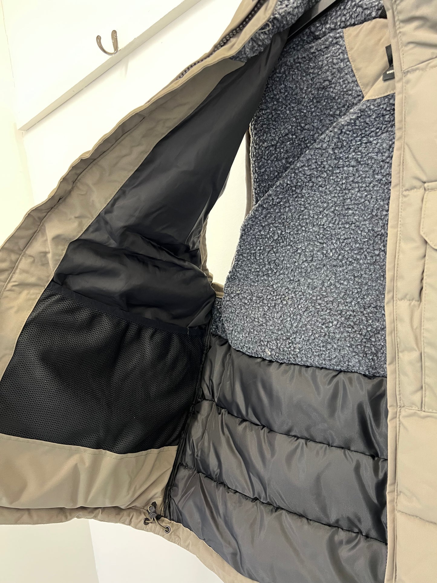 Ex Carhartt Men's Montana Loose Fit Insulated Vest/ BodyWarmer/ Gilet Brown