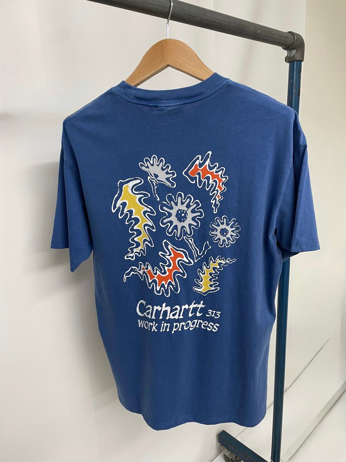 Ex ‘Carhartt’ Men’s T-Shirt -11 designs.