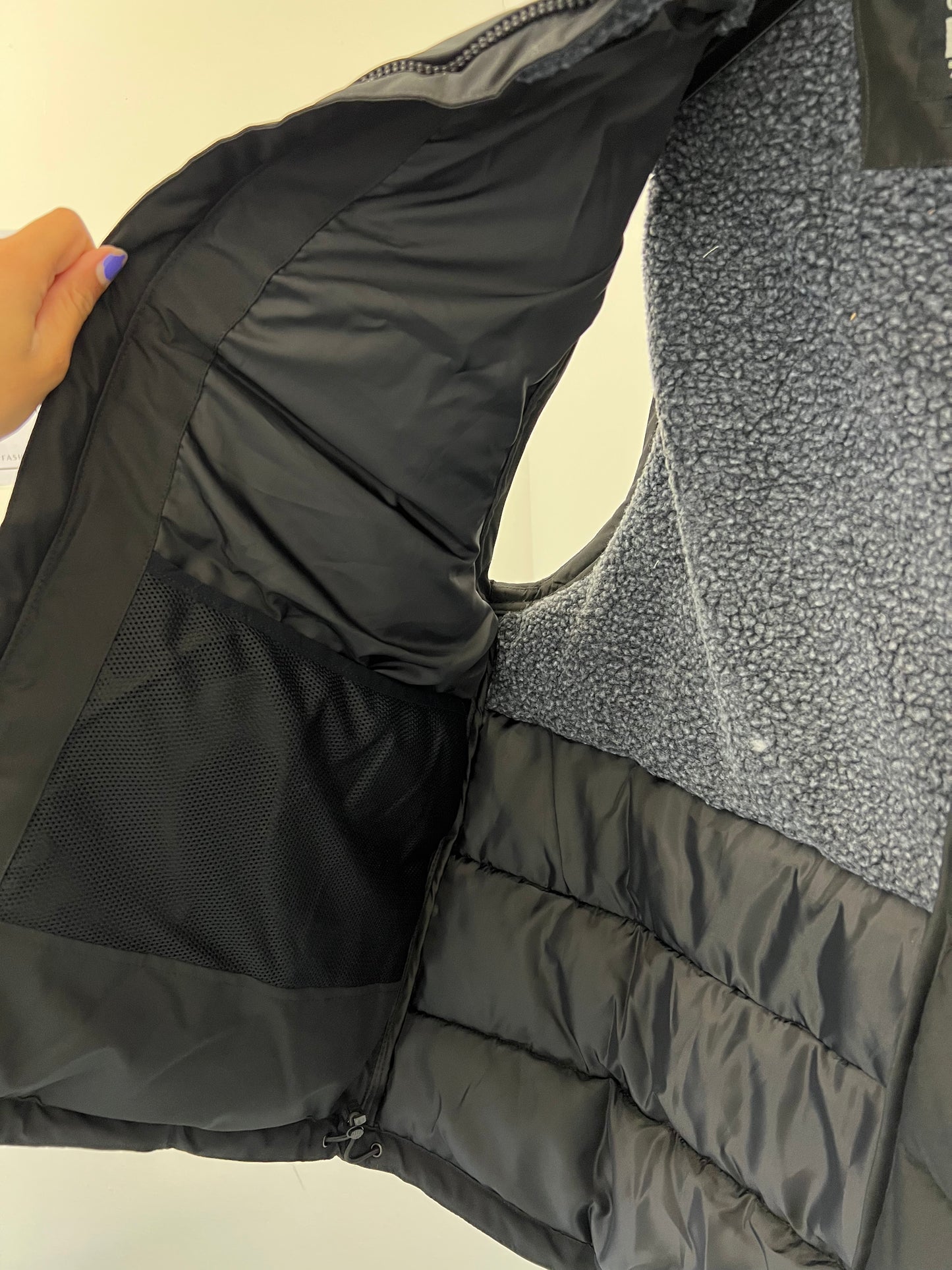 Ex Carhartt Men's Montana Loose Fit Insulated Vest/ BodyWarmer/ Gilet Black